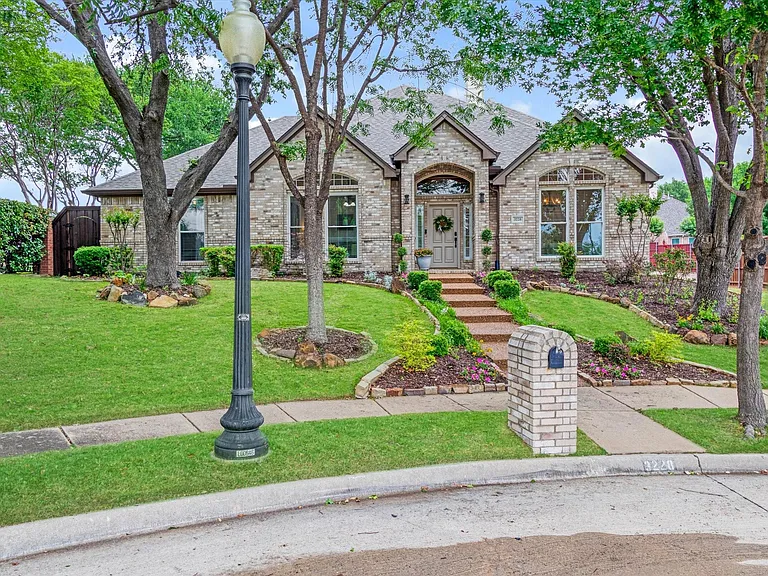 3228 Port Royal Ct — Photo 1