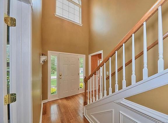 3rd image of 428 Glencrest Dr