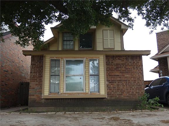 2nd image of 947 Fairbanks Cir