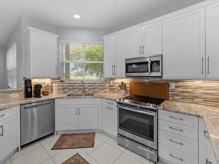 2104 Country Golf Dr — Photo 2