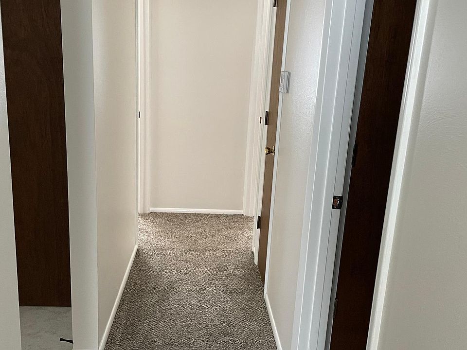 Hallway to kitchen, bathroom and 2 bedrooms
