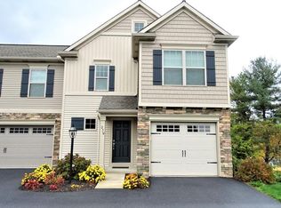 239 E Lexington Rd, Lititz, PA 17543