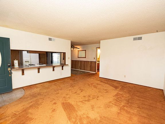 4th image of 1534 W Canary Drive