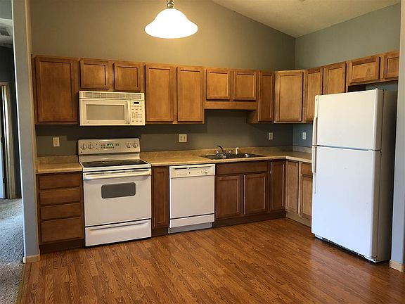 5th image of 126 Hilltop Dr #126