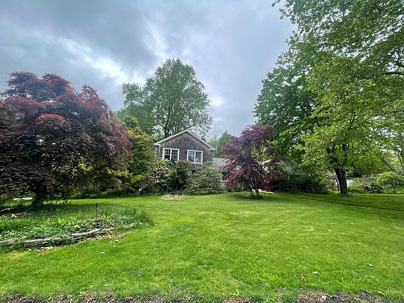 3rd image of 22 William Penn Dr