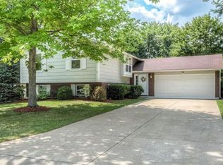 710 Brickingham Dr, Saint Peters, MO 63376