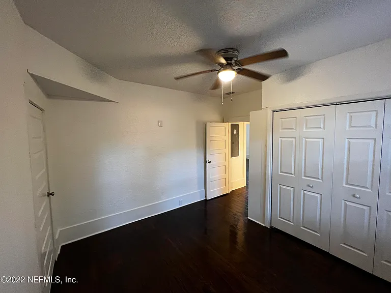 1456 E 16th St — Photo 10