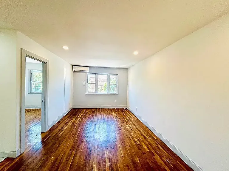 693 Autumn Ave #2 — Photo 7