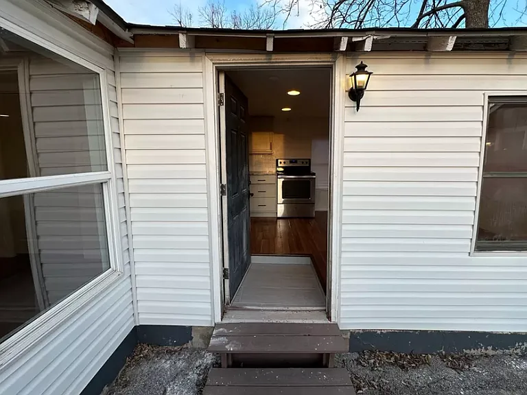515 E Main St #1/2 — Photo 1