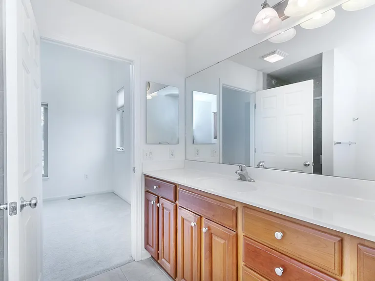 602 N Midvale Blvd — Photo 19