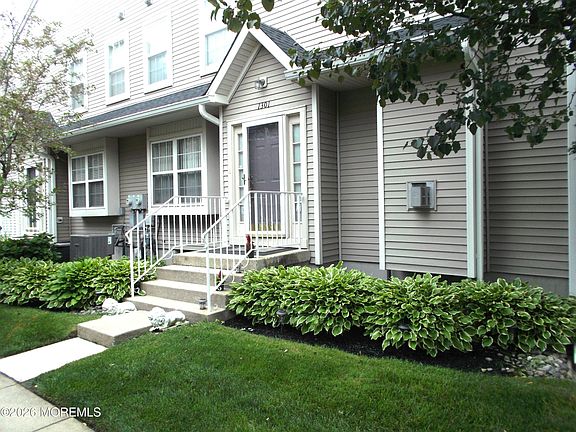 2nd image of 1301 Coventry Way