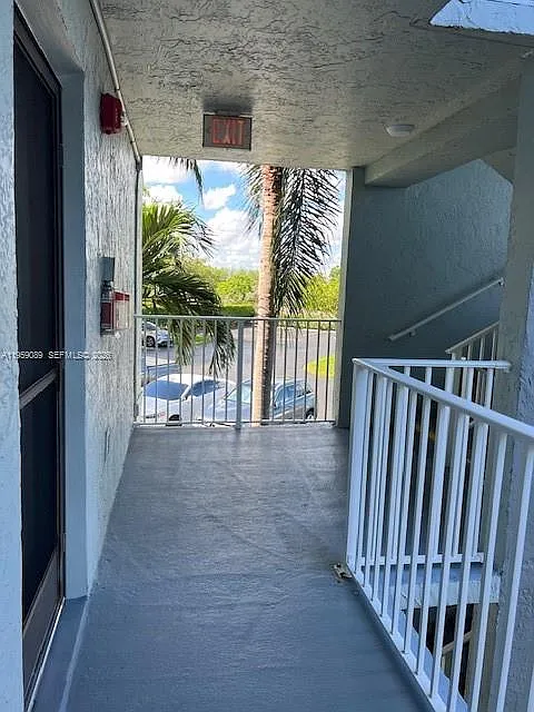 Cypress Bend Condominium — Photo 4
