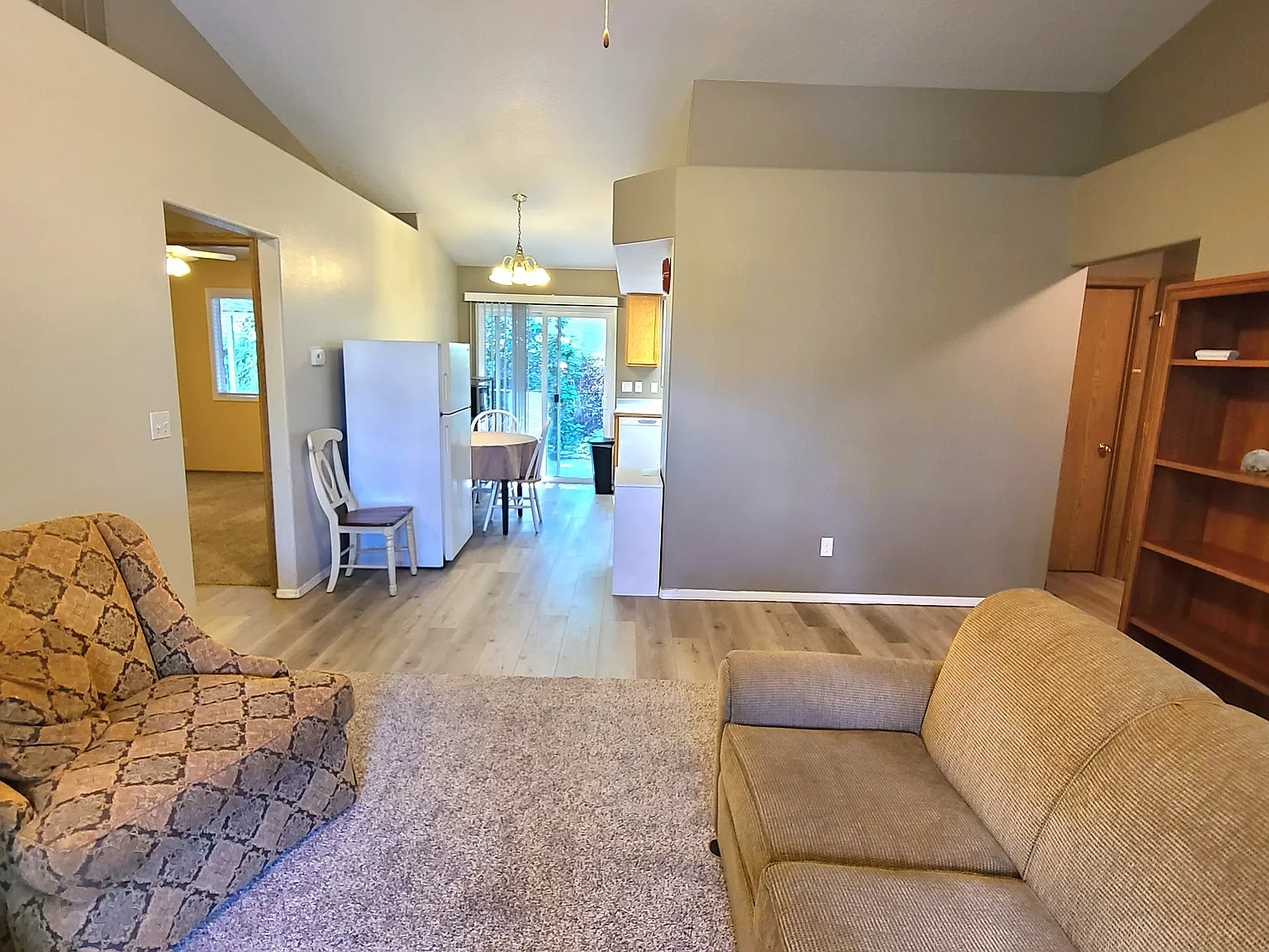 4 bed, 1400 sqft, $2,195 — Photo 3