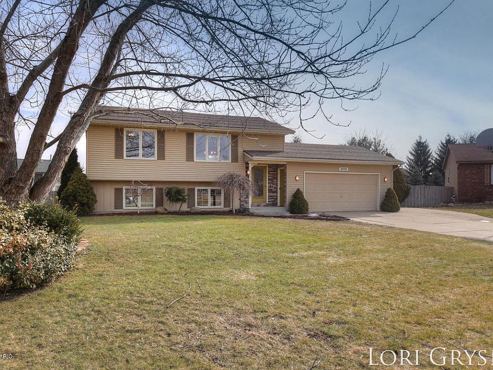 1st image of 2038 Oak Hollow Dr