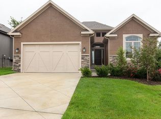 25403 W 98th Pl, Lenexa, KS 66227