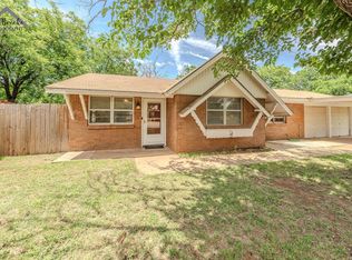 903 Lincoln Dr, Iowa Park, TX 76367
