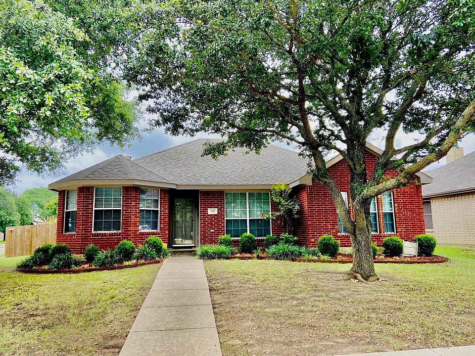 1st image of 230 Shady Oaks Ln