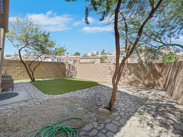 89 Sertata Ct — Photo 47