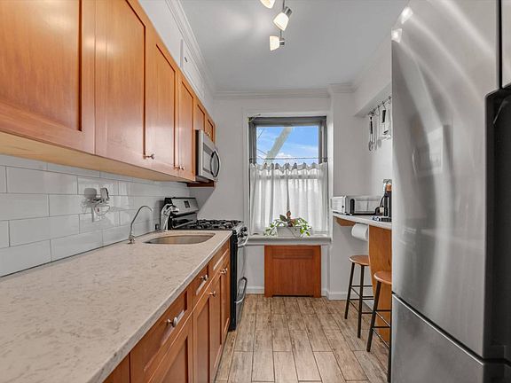 5th image of 213-01 75th Ave APT 5B