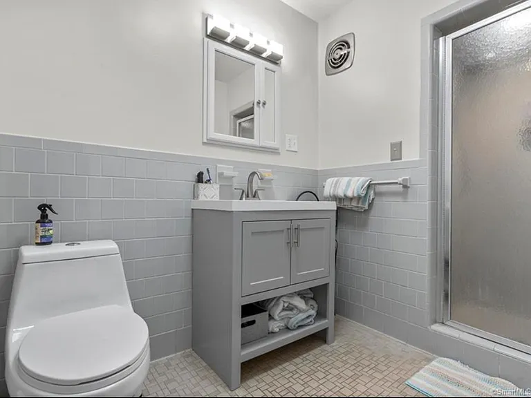 64 N Lake Dr #C2 — Photo 12