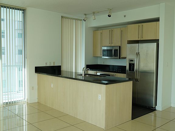 2nd image of 1111 SW 1st Ave APT 1025