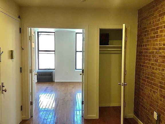 4th image of 725 11th Ave APT 4S