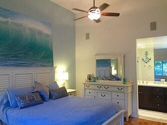 2nd image of 520 Via De La Valle Unit I
