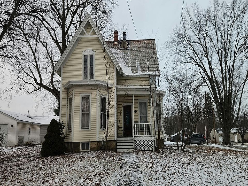 1st image of 204 Elm St