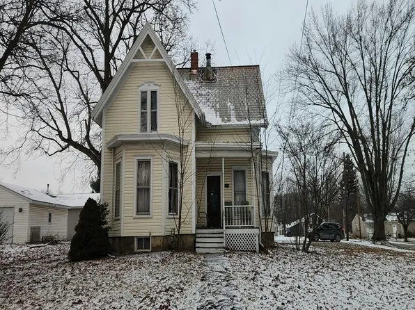 204 Elm St, Wellington, OH 44090