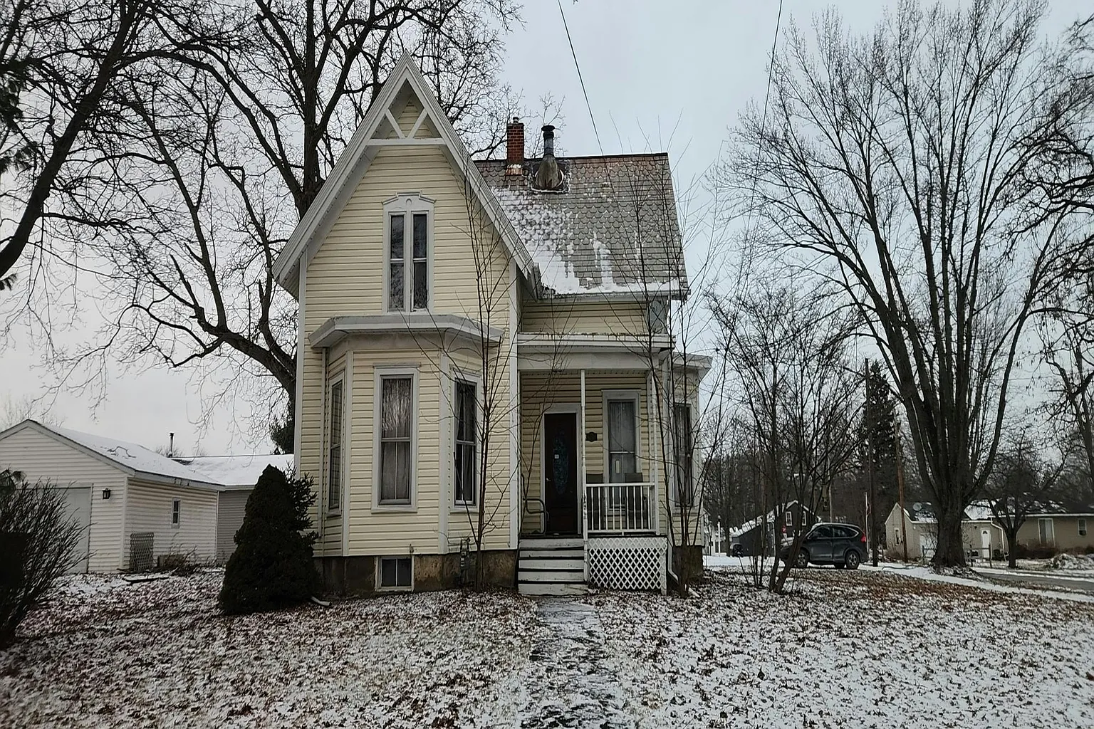 204 Elm St photo 1