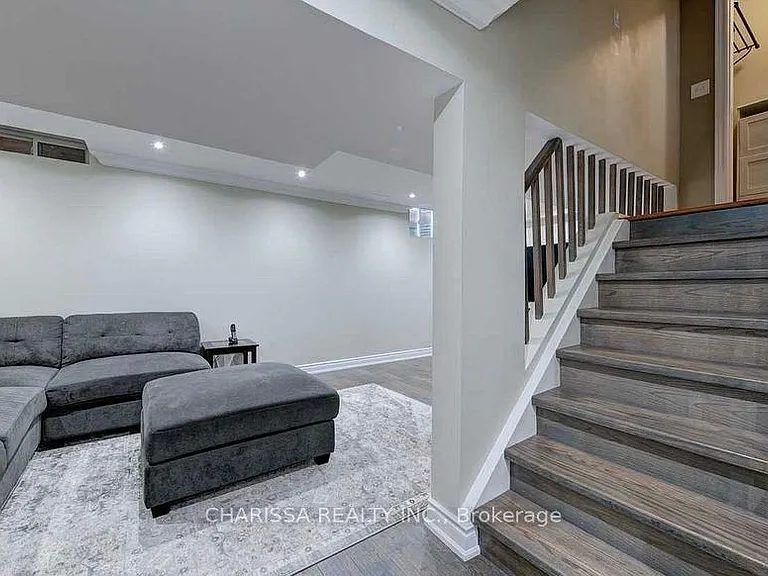 131 Spring Creek Dr #BASEMENT — Photo 6