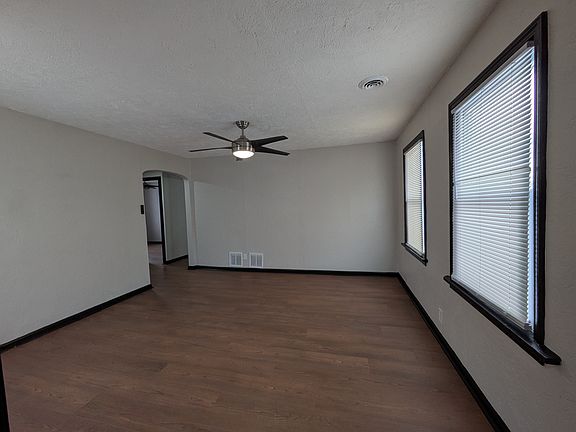 4th image of 812 Hollywood Ave
