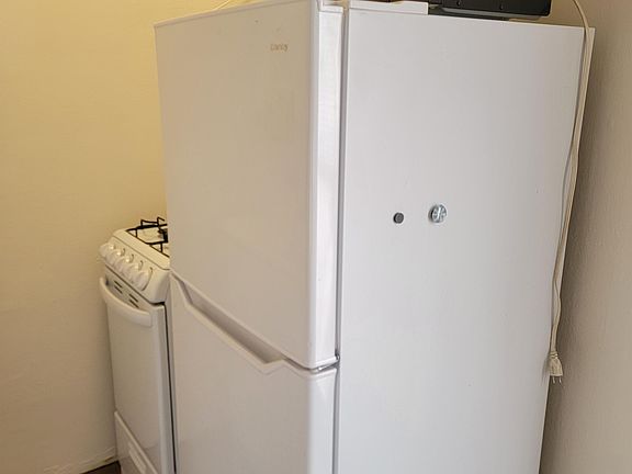 4th image of 149 S 800 E