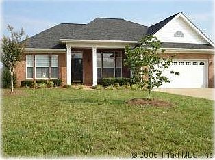Four-sides brick, one level