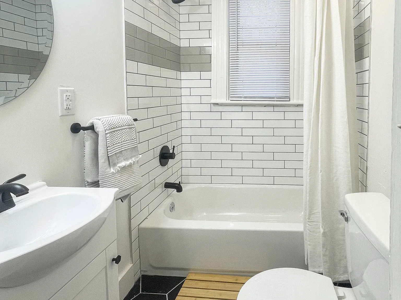 4 bed, 2.0 bath, 1550 sqft, $1,001 — Photo 3