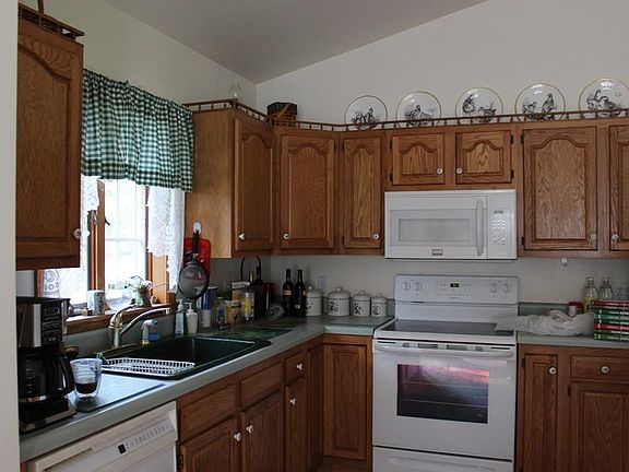 4th image of 143 Hills Creek Dr