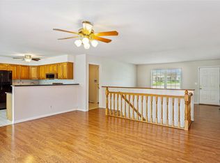 857 Vista Pointe Dr, Saint Louis, MO 63138