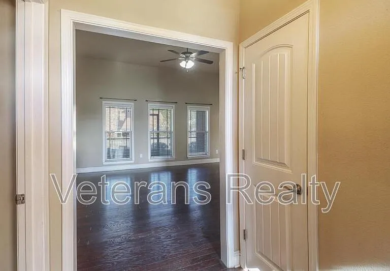 954 Old Towne St — Photo 12