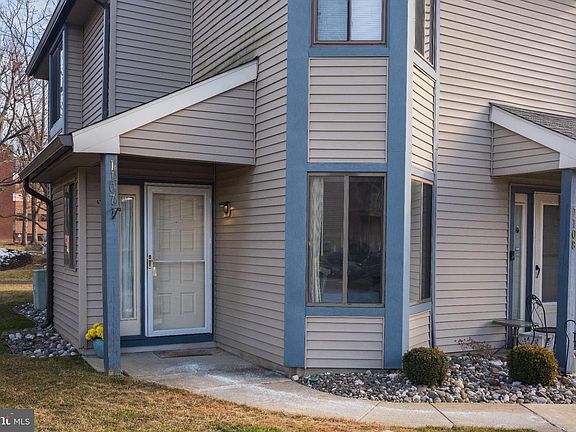 2nd image of 1107 Chesterwood Ct