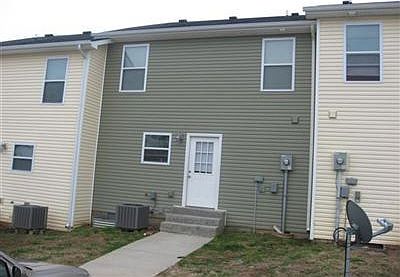 2nd image of 545 Beech St