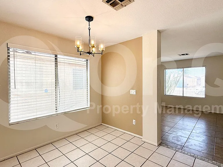 8318 W Clear Stream Dr — Photo 4