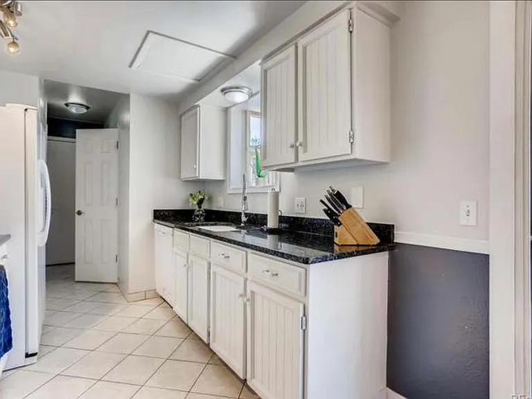 4003 S Walden St — Photo 5