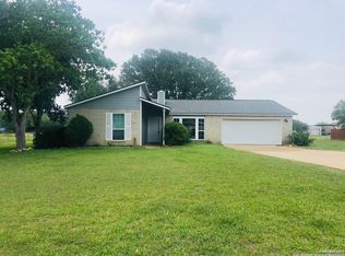 103 Turkey Trl, Jourdanton, TX 78026