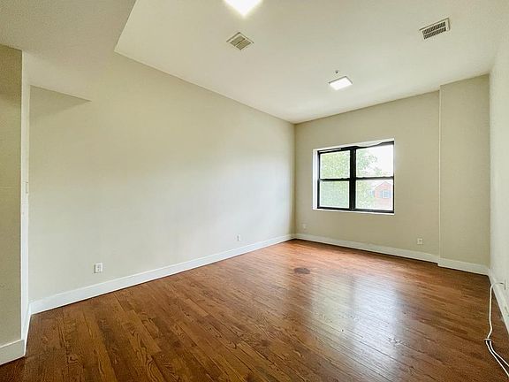 5th image of 409 Ocean Ave #201A