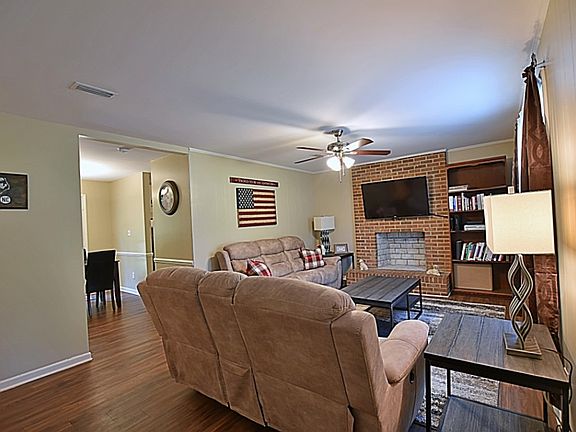 4th image of 6220 McGregor Dr