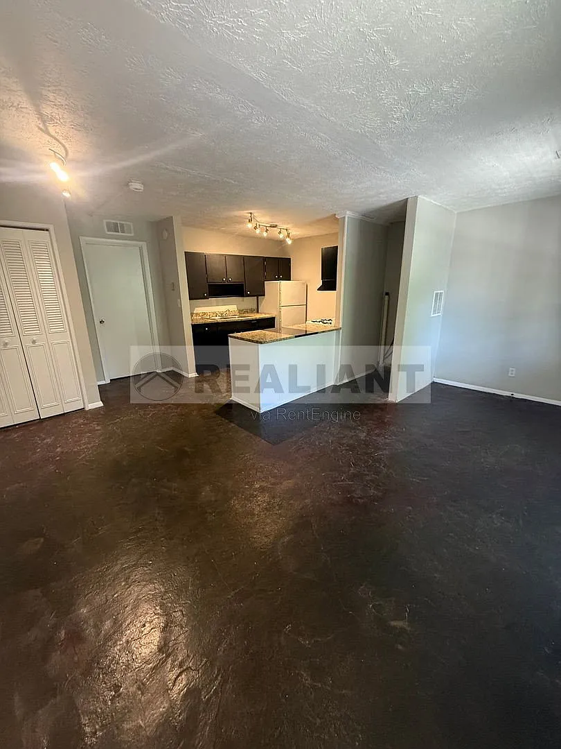1 bed, 1.0 bath, 1000 sqft, $875 — Photo 4