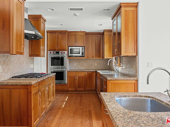 4th image of 16820 W Sunset Blvd