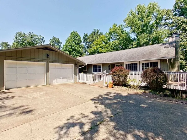 3 Fernwood Dr, Barboursville, WV 25504