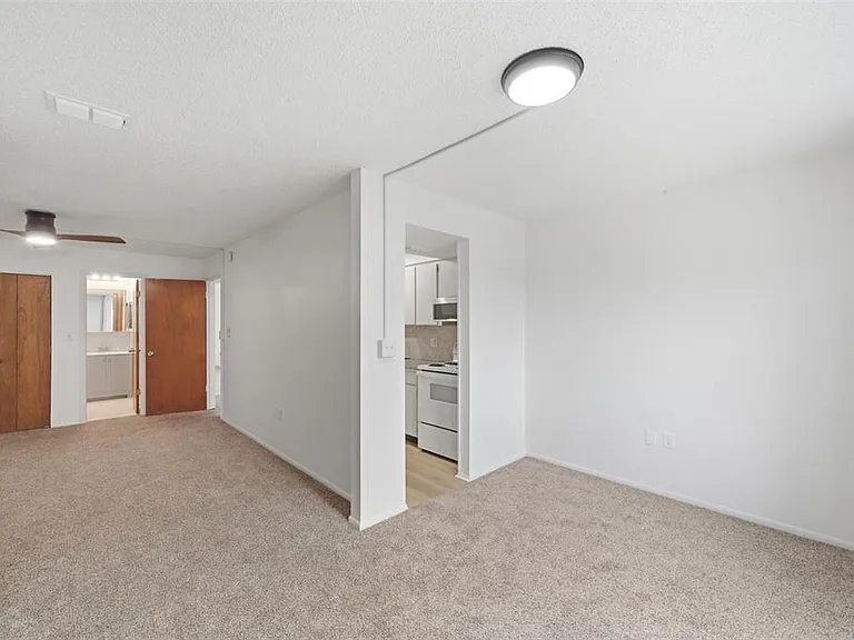 5060 76th Ave N #409 — Photo 18
