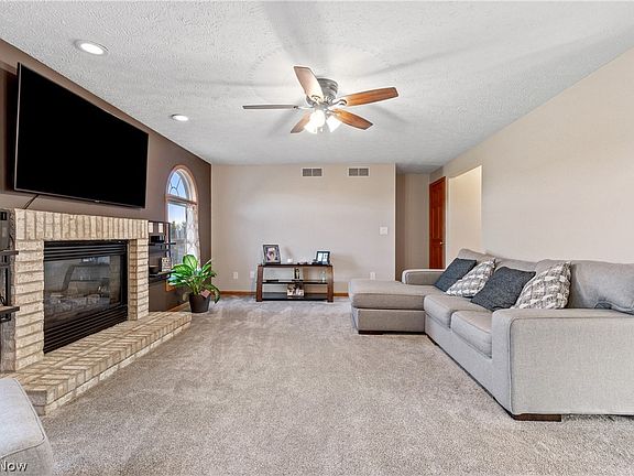 4th image of 1619 Township Road 395